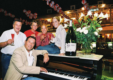 Party in der legendären Rainer´s Bar in Pörtschach/Monte Carlo 