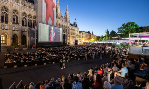 Fulminante Eröffnung des 29. Film Festivals auf dem Wiener Rathausplatz